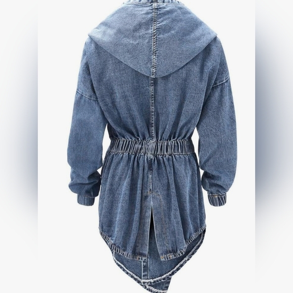 Hooded jean jacket size medium - Picture 2 of 8